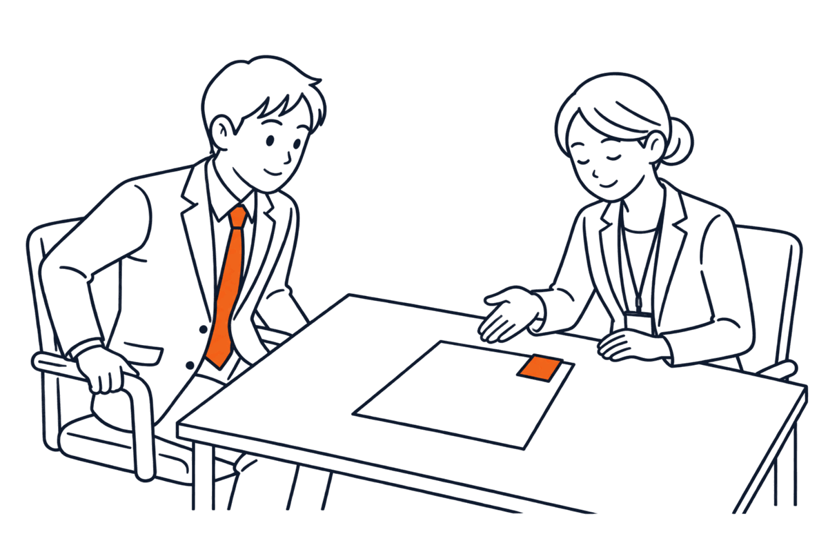 同じ人物が同じ席に座り直し、机の印鑑証明書にバツの付箋。係員が頷く